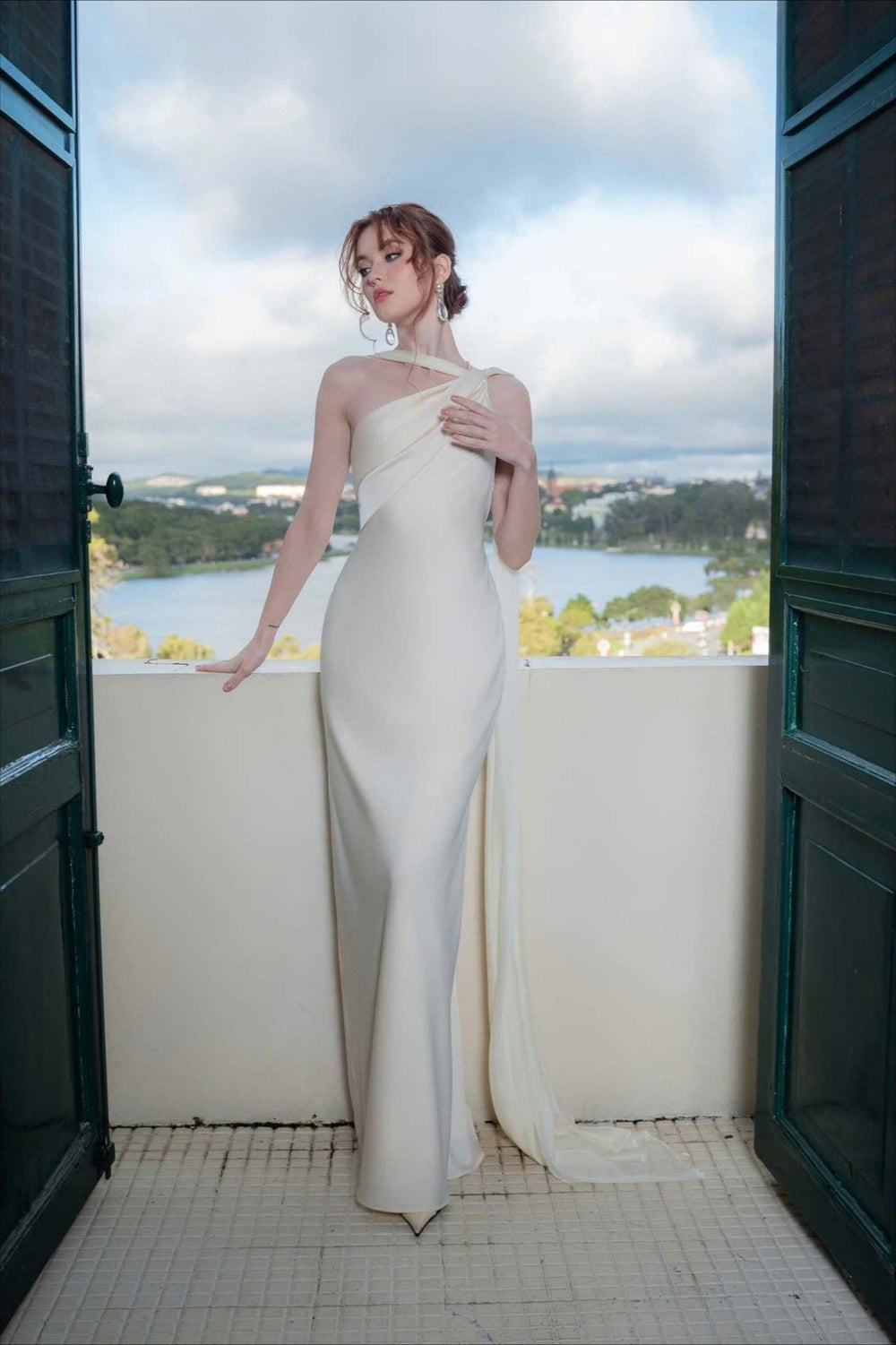 Elegant Satin Slant Neck Sheath Formal Dress