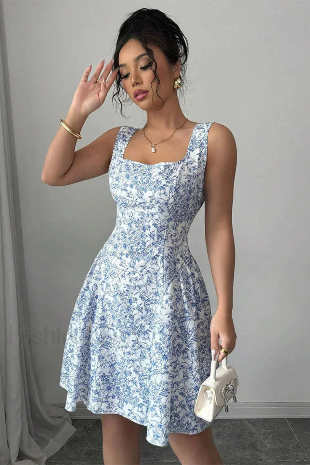 Elegant Floral Backless Design Floral Dress Blue on white / S
