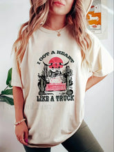 Heart Graphic Print Casual Crew Neck T Shirt