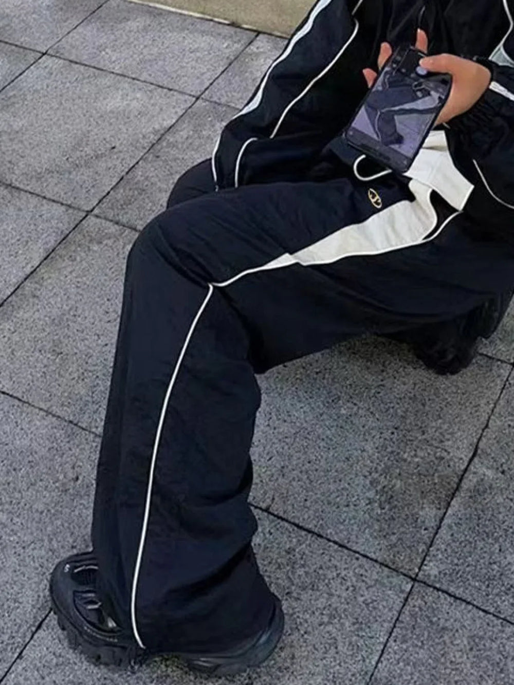 Men’s Contrast Paneled Loose Parachute Pants Wide Leg Pants