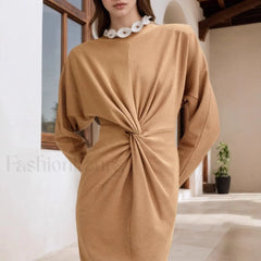 Round Neck Waist Twist Slim Fit Midi Maxi Dress
