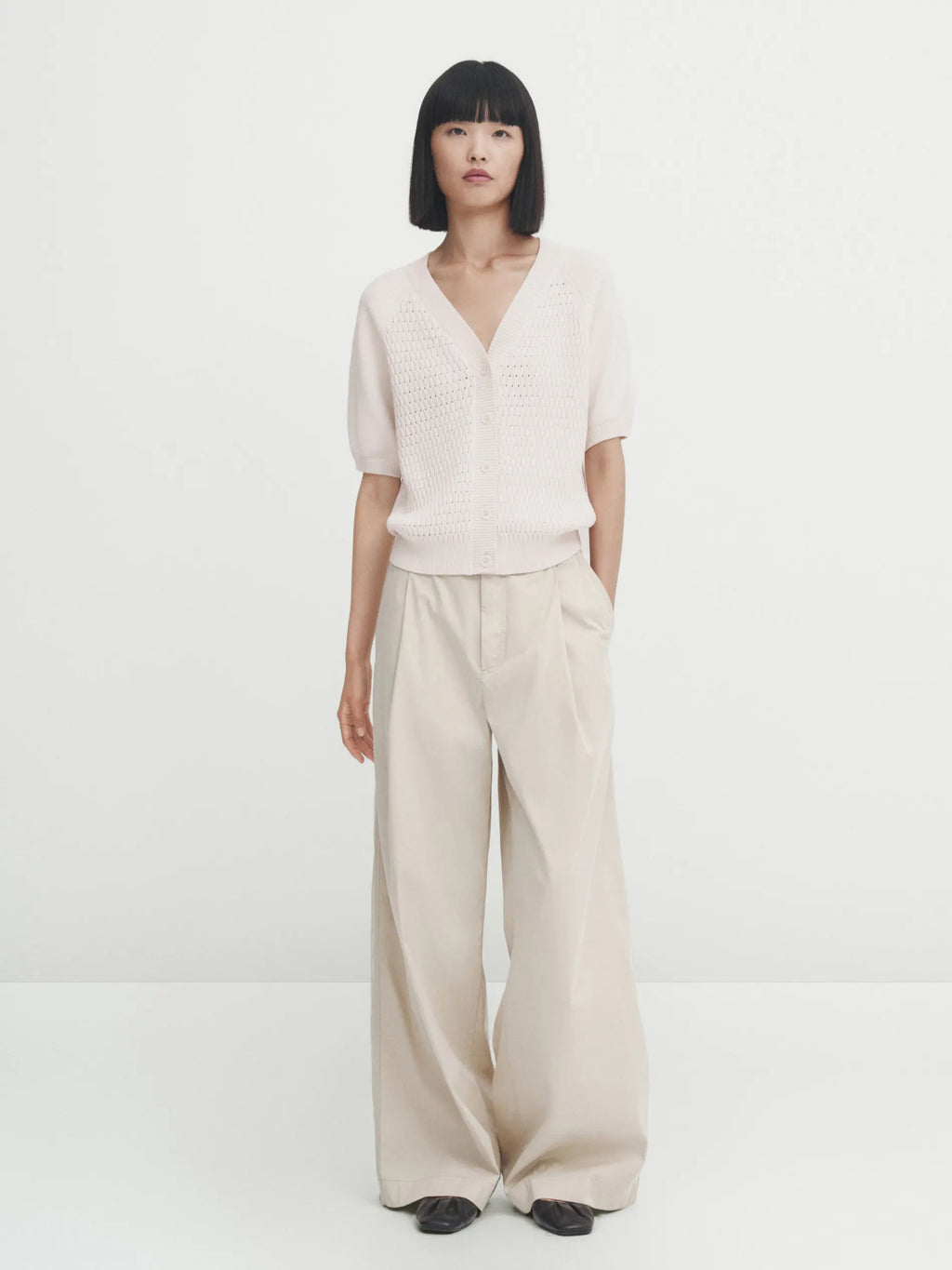 Commuter Style Crocheted V-neck Short Cardigan