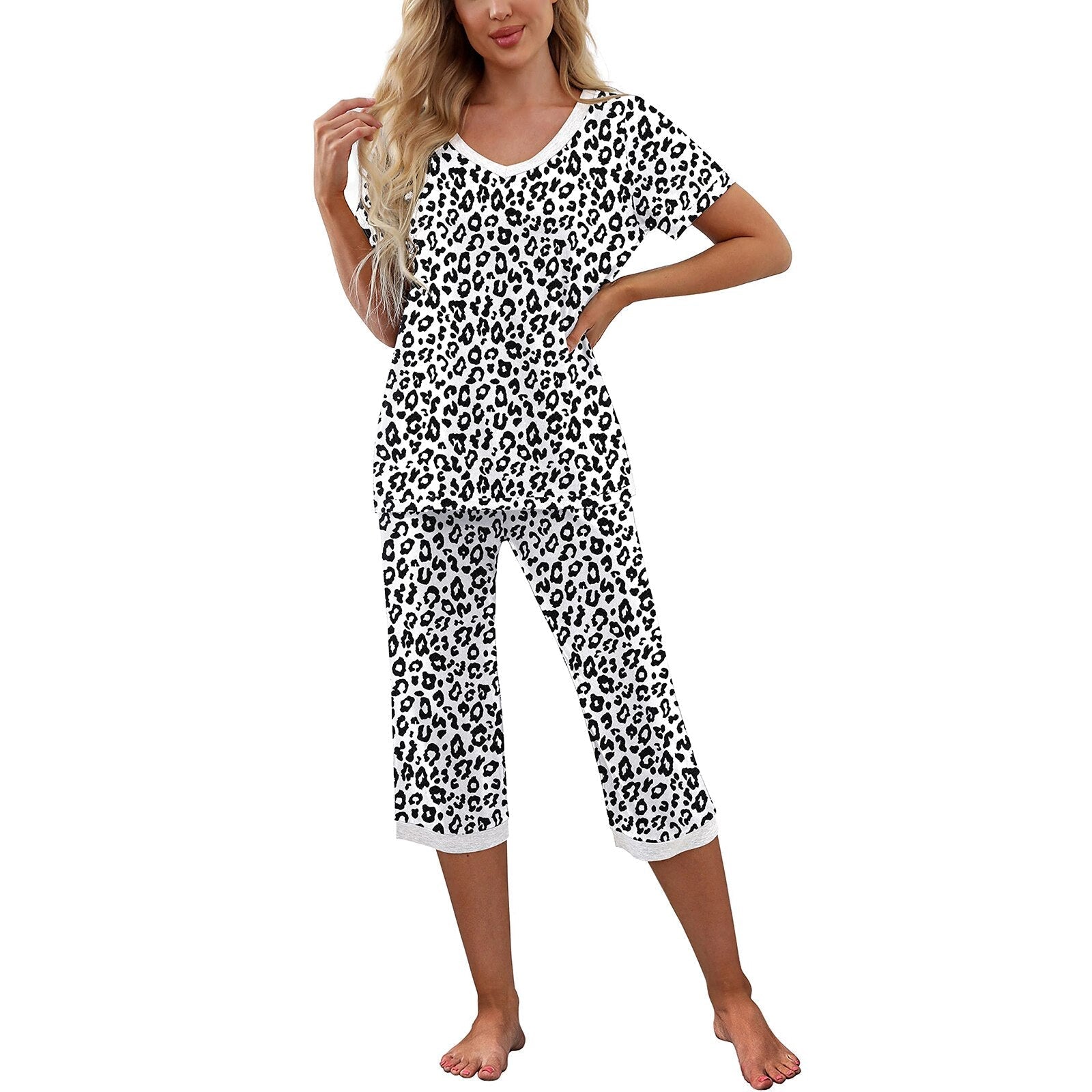 JuliaFashion - 2024 Short Sleeve V Neck T-shirt + Capri Pants Pajama Set