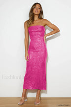 Chilling On My Charming Own Maxi Dress M / Fuchsia