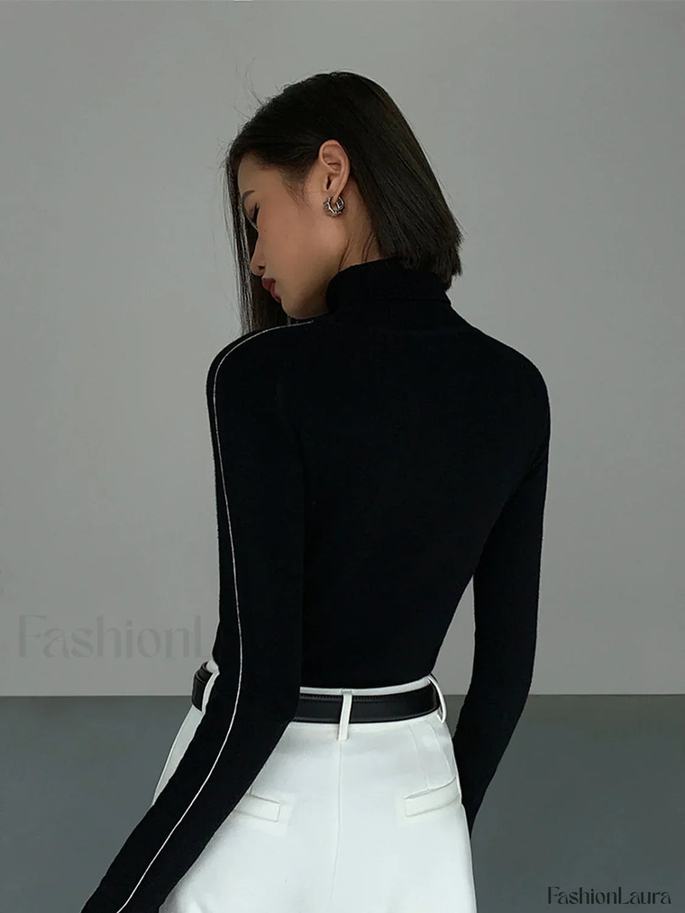 Contrast Piping Turtleneck Sweater Sweaters