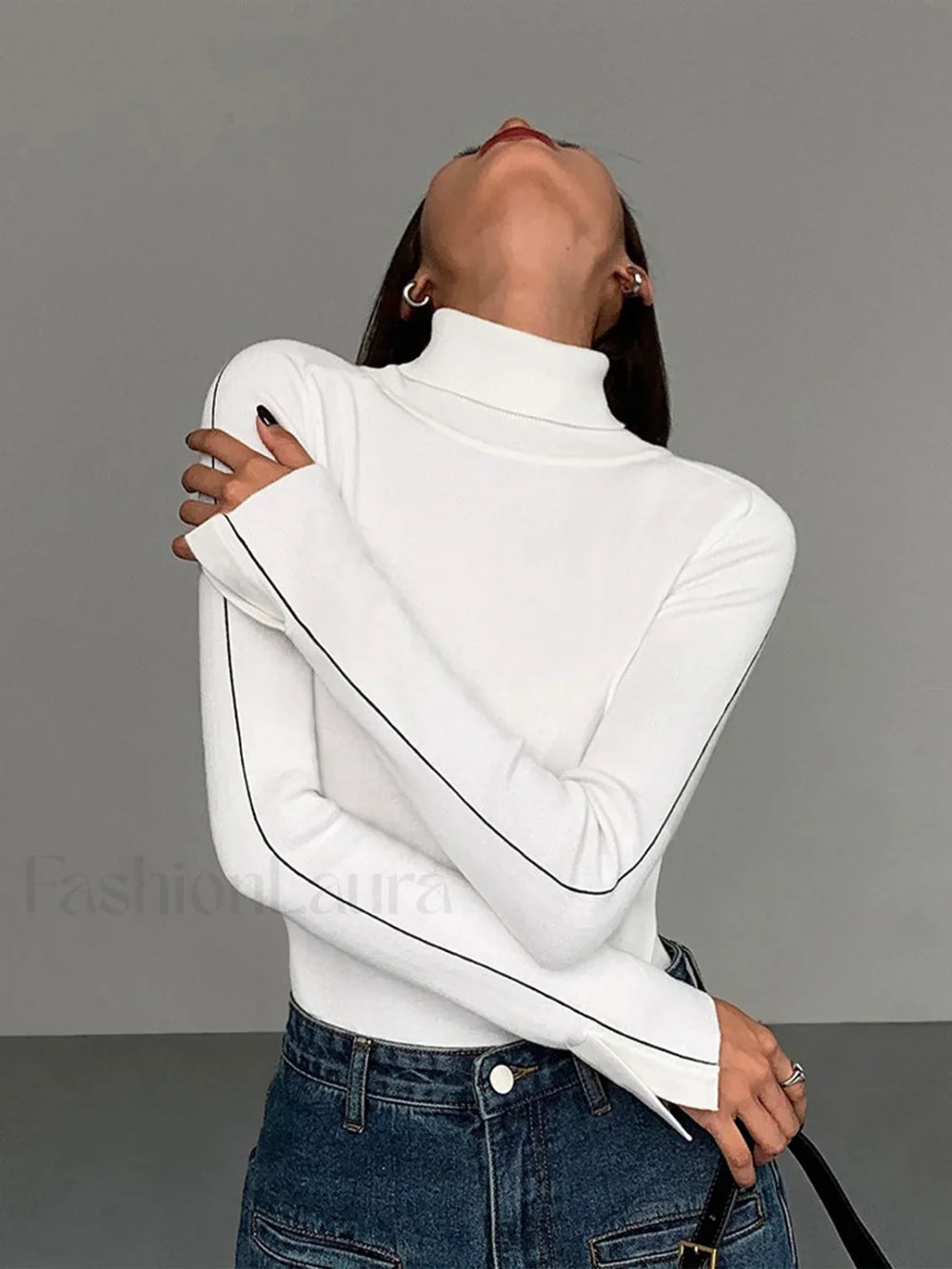 Contrast Piping Turtleneck Sweater White / XS Sweaters