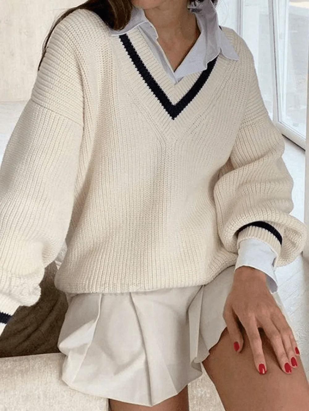 Contrasting Trim Vintage Sweater Sweaters