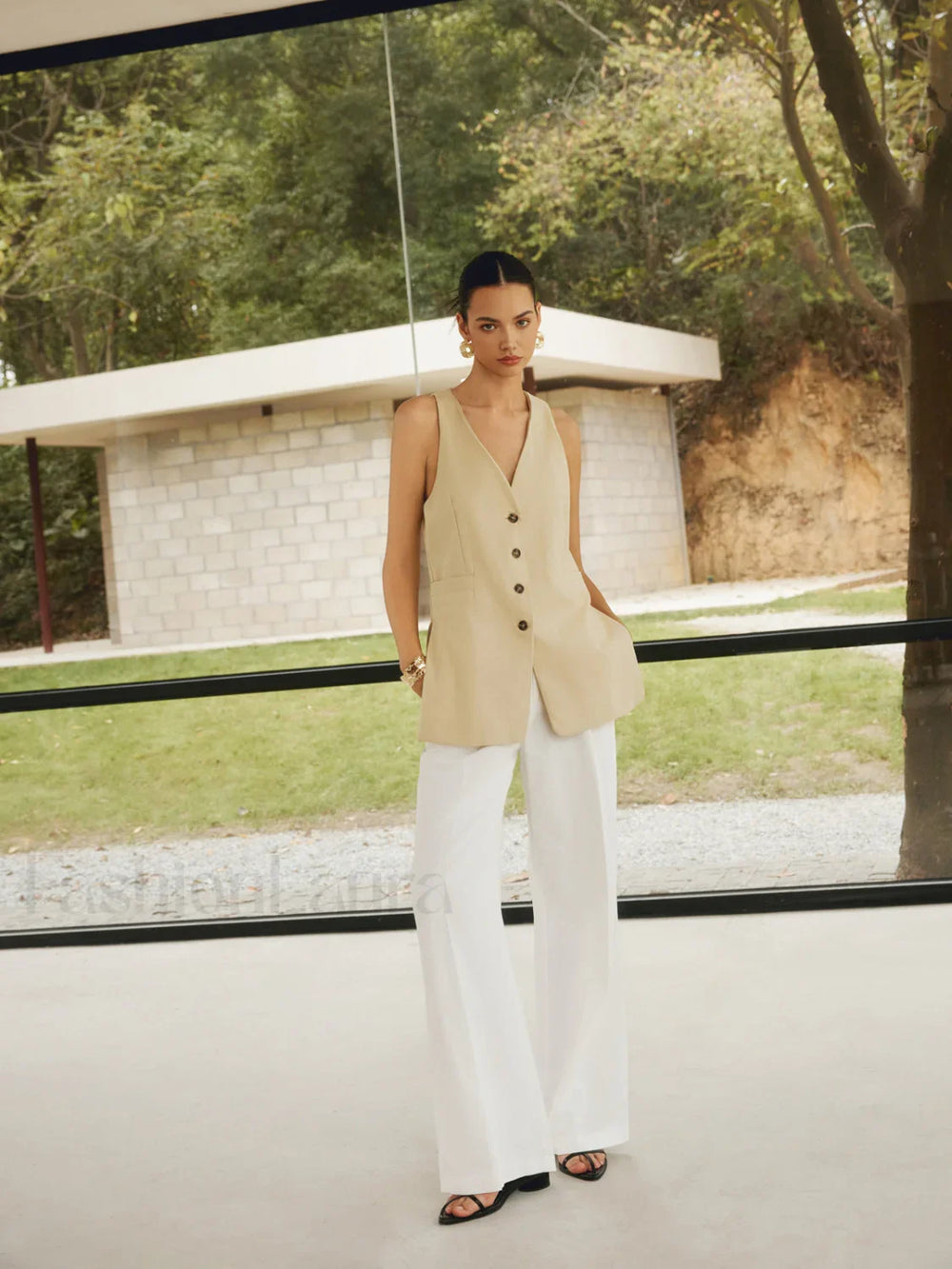 Cotton Blends Graceful Button Split Vest Vests