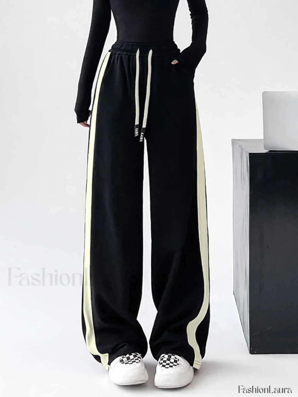 Drawstring Contrast Trim Wide Leg Sweatpants Sweatpants