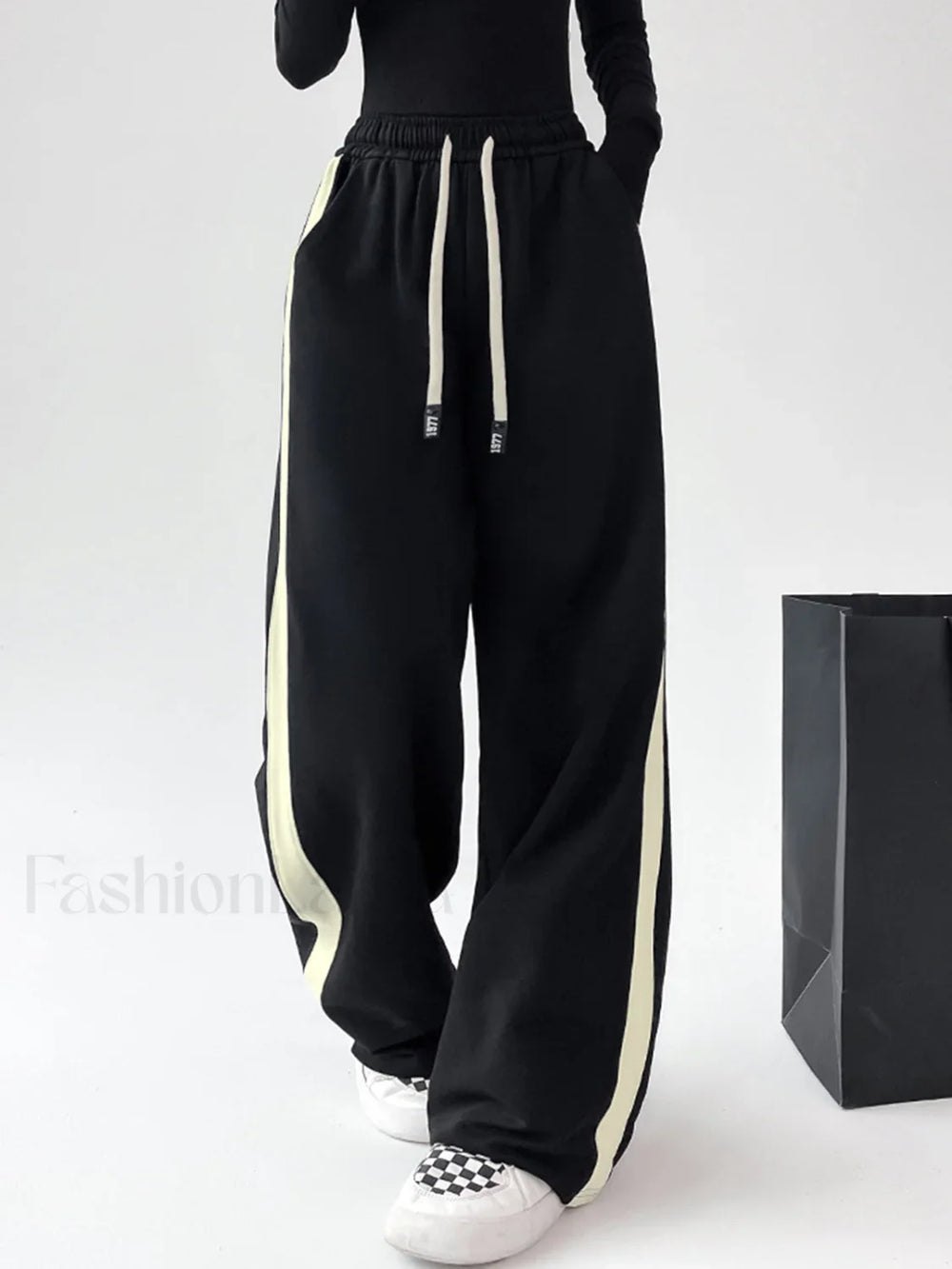 Drawstring Contrast Trim Wide Leg Sweatpants Black / XS Sweatpants