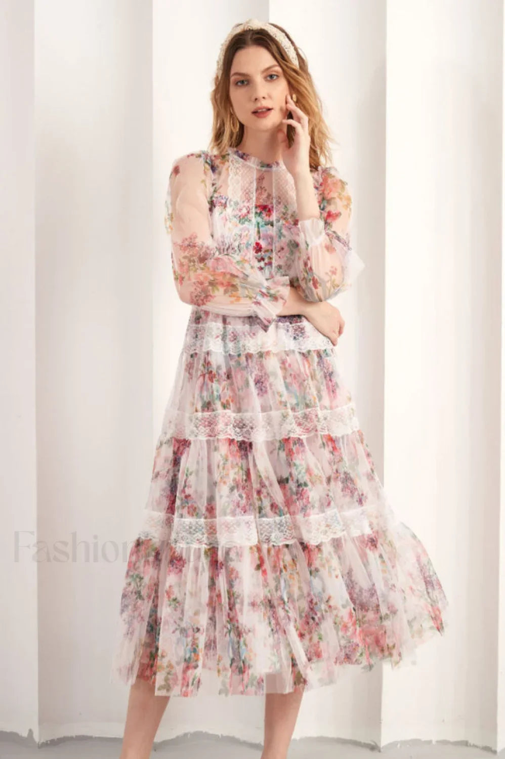 Floral Wonder Stylish Midi Dress S / Apricot
