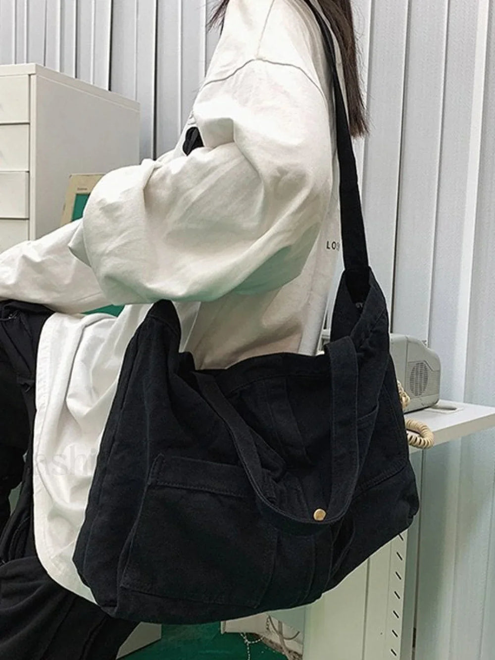 Men’s Cargo Pocket Patched Straight Leg Jeans loose jeans