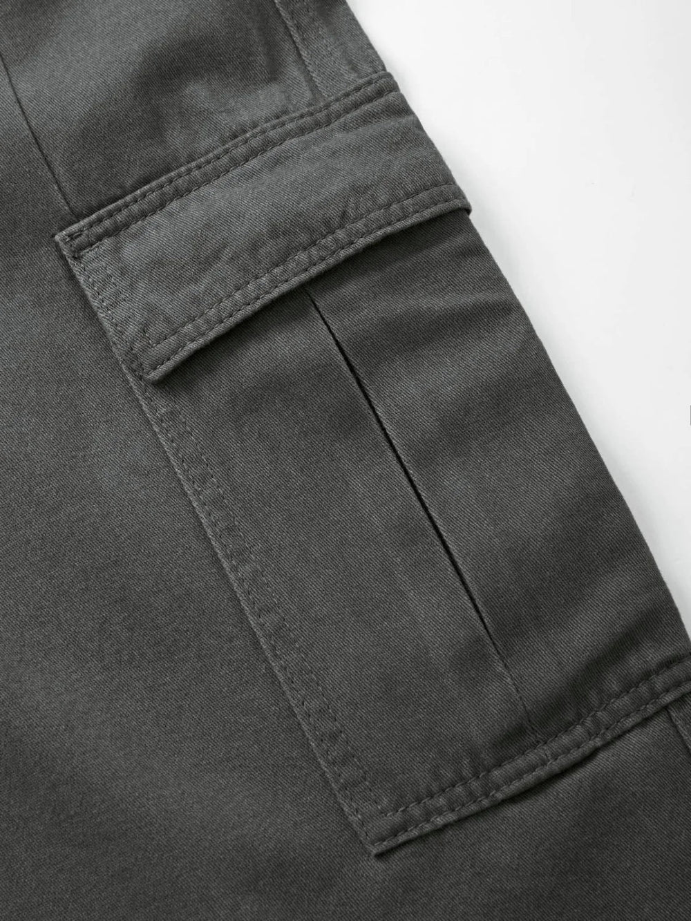 Men’s Cargo Pocket Patched Straight Leg Jeans loose jeans