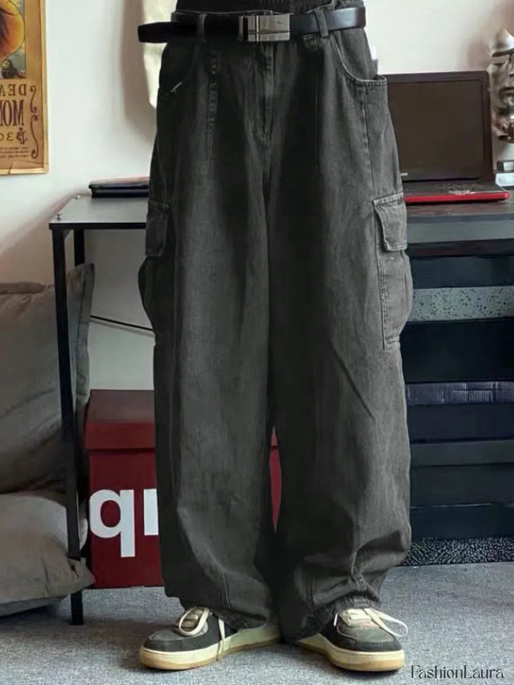 Men’s Cargo Pocket Patched Straight Leg Jeans loose jeans