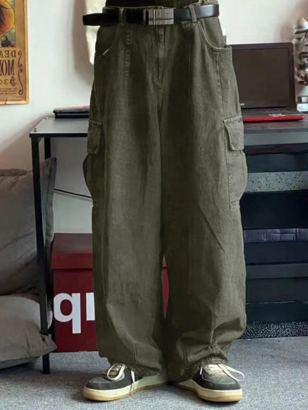 Men’s Cargo Pocket Patched Straight Leg Jeans loose jeans