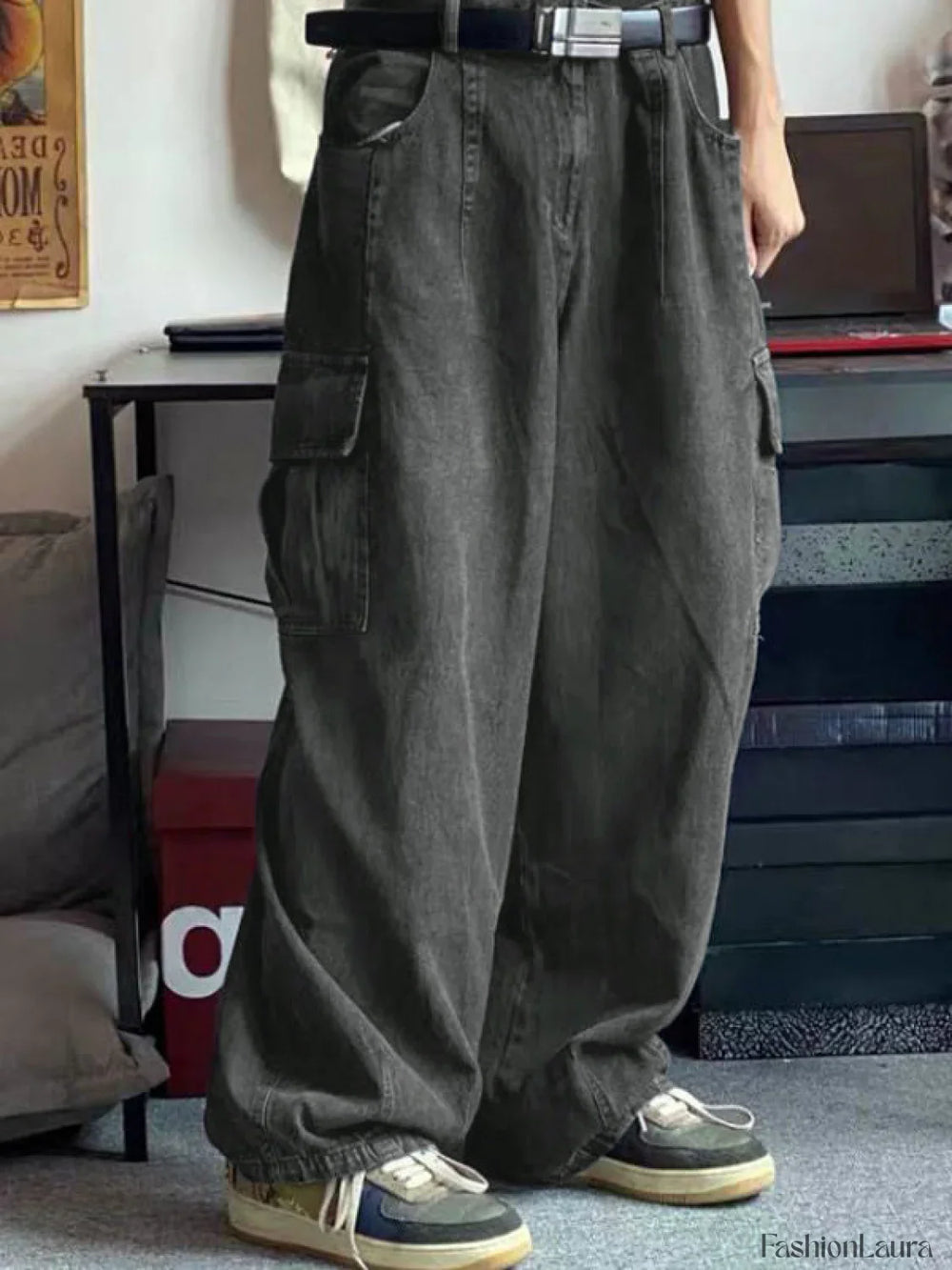 Men’s Cargo Pocket Patched Straight Leg Jeans loose jeans