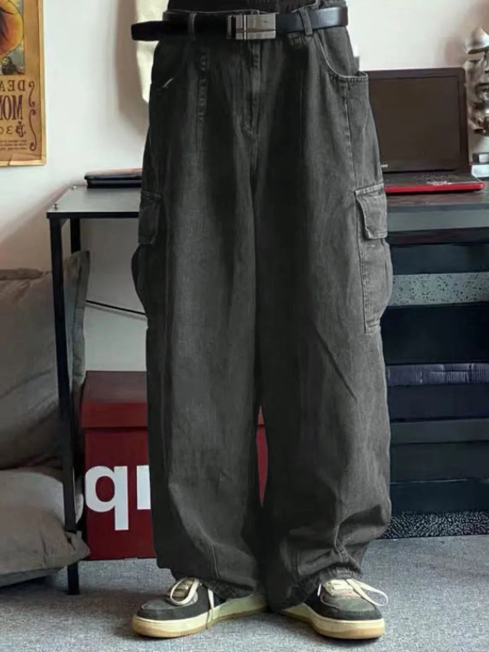 Men’s Cargo Pocket Patched Straight Leg Jeans loose jeans