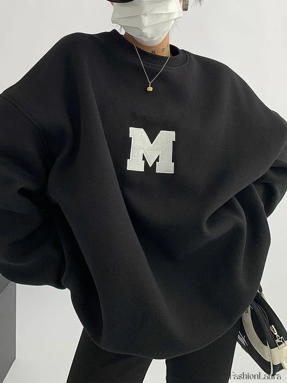 Minimalism Charming Oversized Sweatshirt Black / XS Sweatshirts