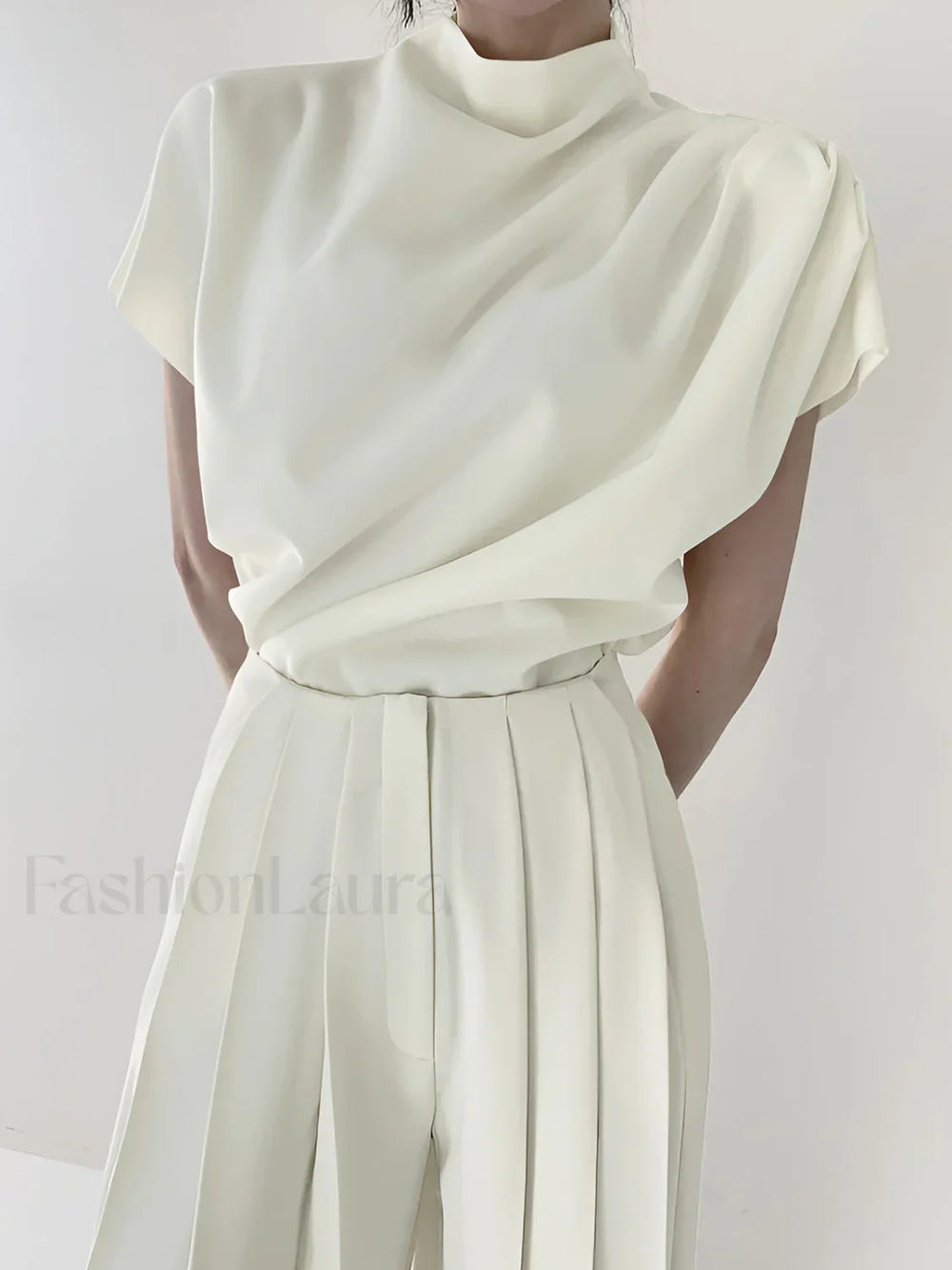 Minimalism Short Graceful Sleeve Top Off White / XS T Shirts