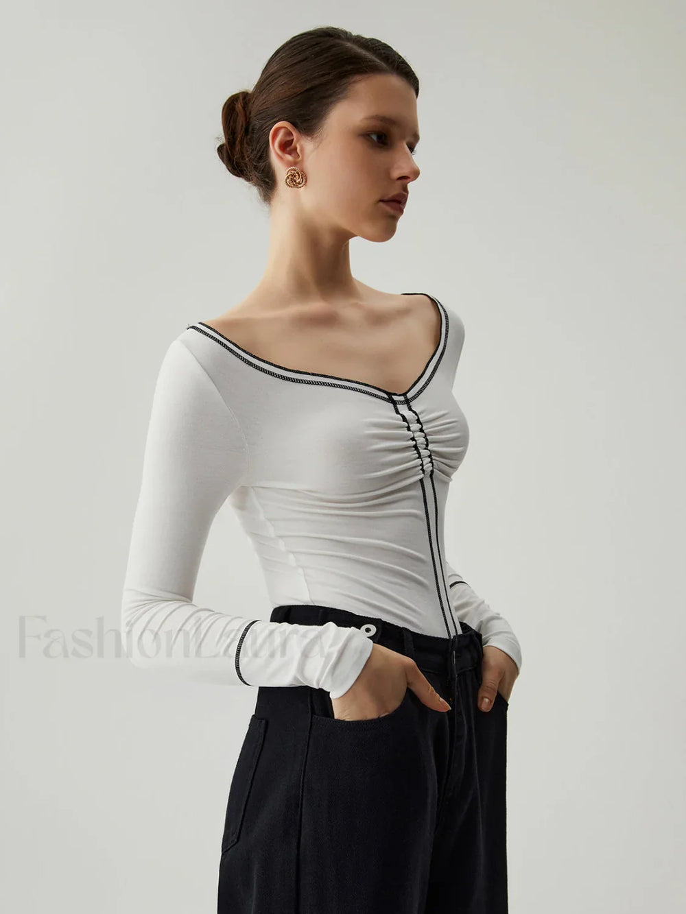 Slinky Boat Neck Trendy Contrast Trim Top T Shirts