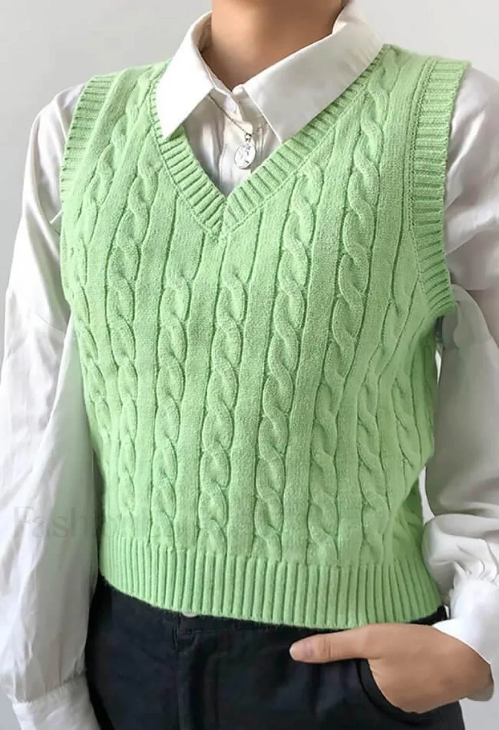 Twist Sweater Vest Green / M Tops&Tees