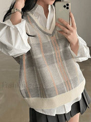 Vintage Checkered V Neck Sweater Vest Gray / ONE SIZE Sweaters