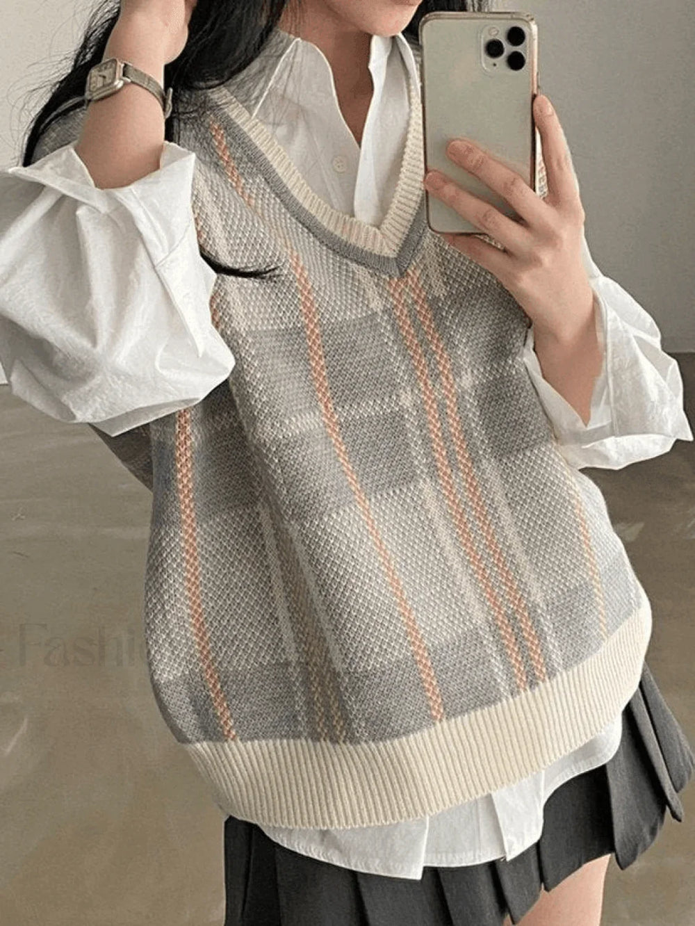 Vintage Checkered V Neck Sweater Vest Gray / ONE SIZE Sweaters