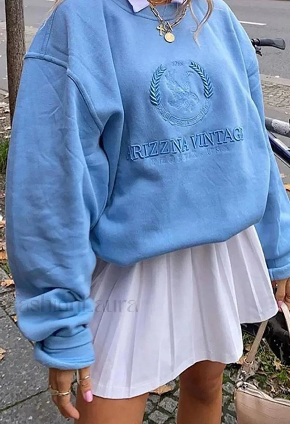 Vintage Embroidered Long Sleeve Sweatshirt Sweatshirts & Hoodies L