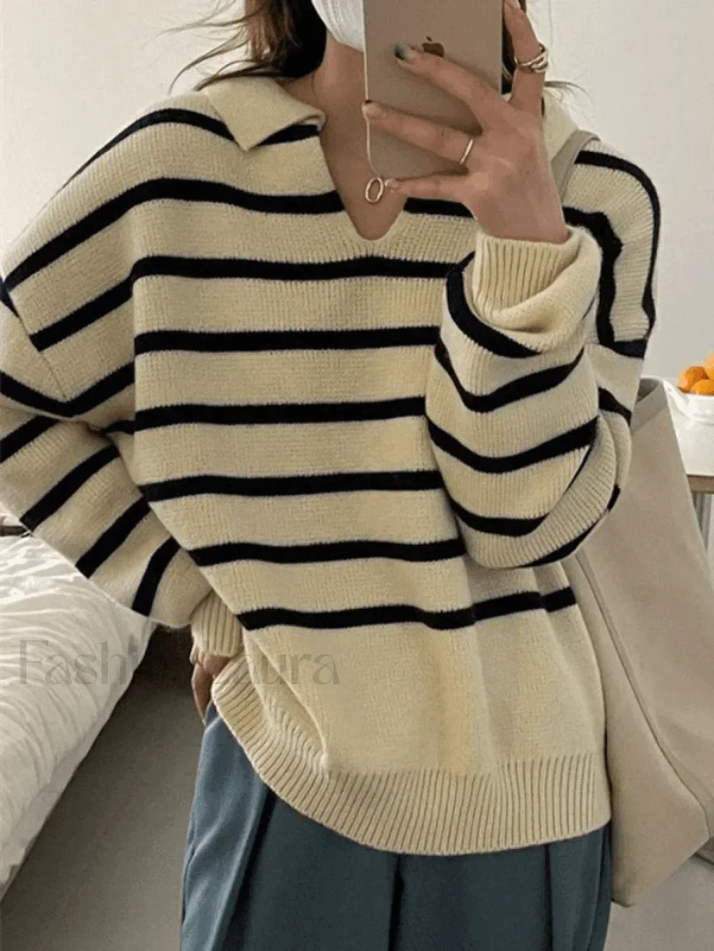 Vintage Striped Pullover Sweater Beige / ONE SIZE Sweaters
