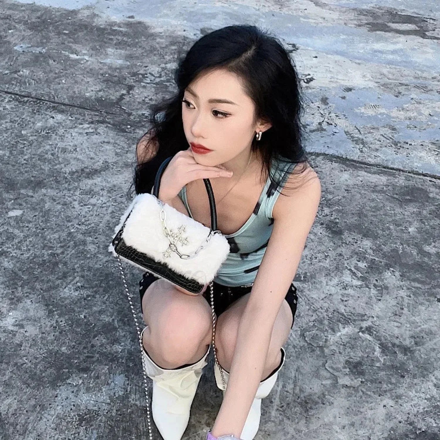 Y2K Applique Chain Cross Plush Crossbody Hot Hip Hop Girls Soft Gothic Bag Black White / 18X11cm